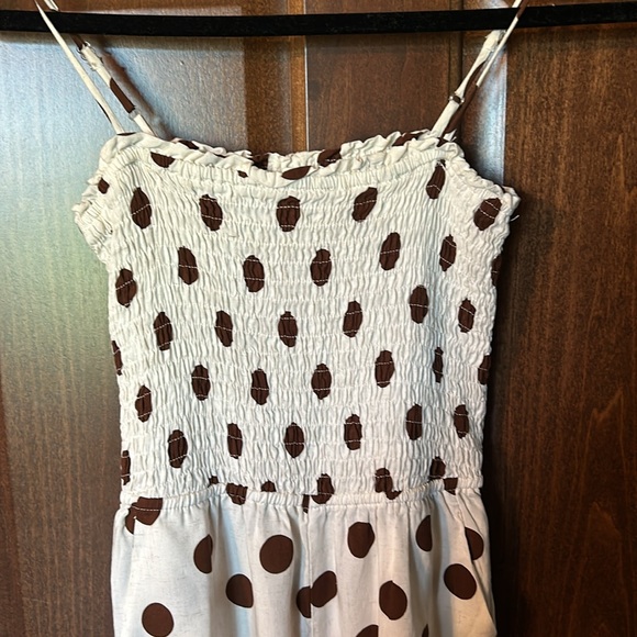 Polka dot romper, capri length, wide leg. Adjustable shoulder straps. EUC, Med. - Picture 2 of 4